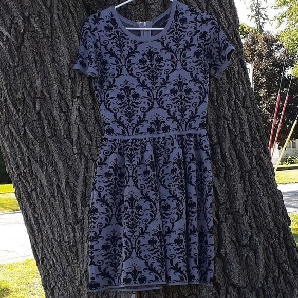 Romeo & Juliet Couture Fleur de Lis Sweater Dress - Picture 1 of 9